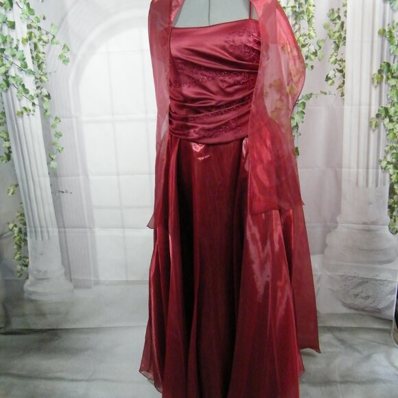 Robe de Bal et de Soirée Couleur Bourgogne Taille 12 et 14 - Picture 7 of 8